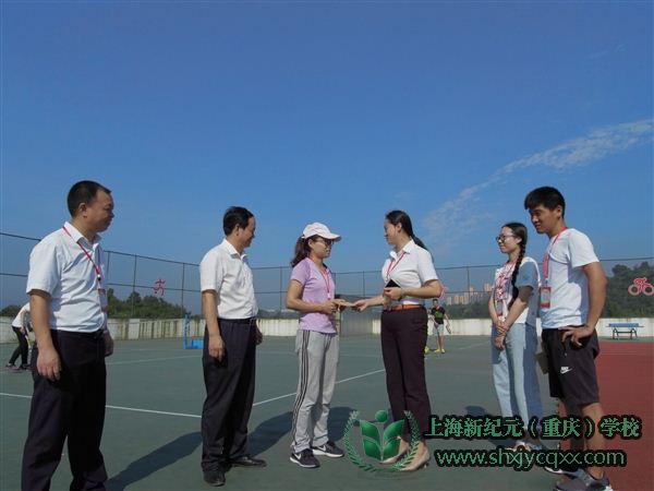 中共上海新纪元（重庆）学校总支部委员会走访慰问党员